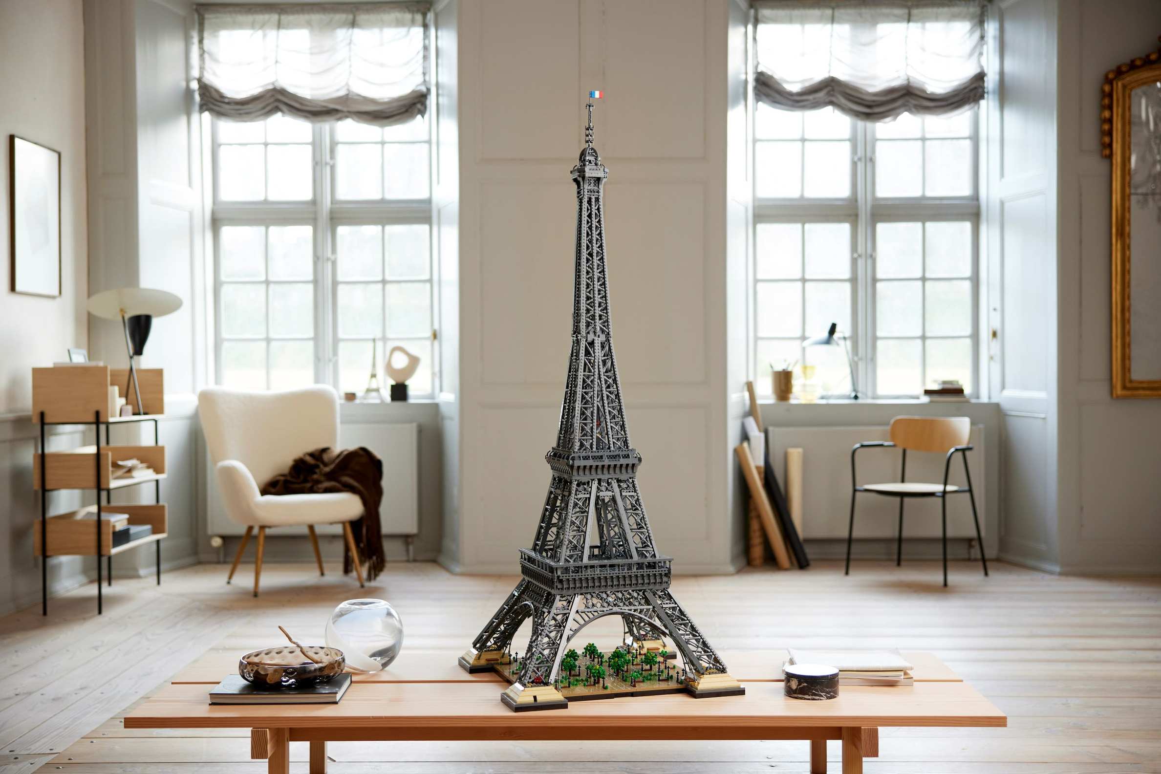 LEGO Eiffel tower 10307 (10001+pcs)