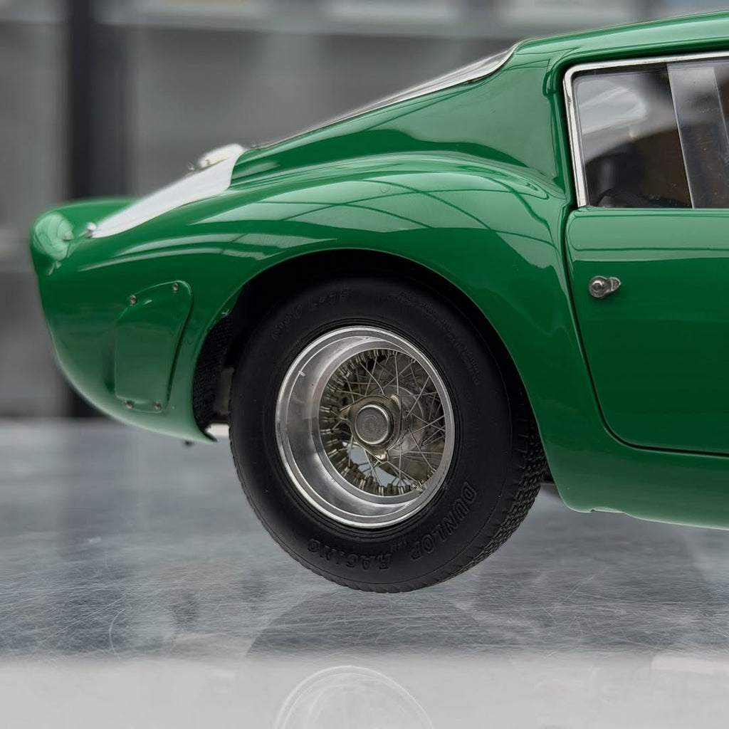 Ferrari 250 GTO 1:18 scale model
