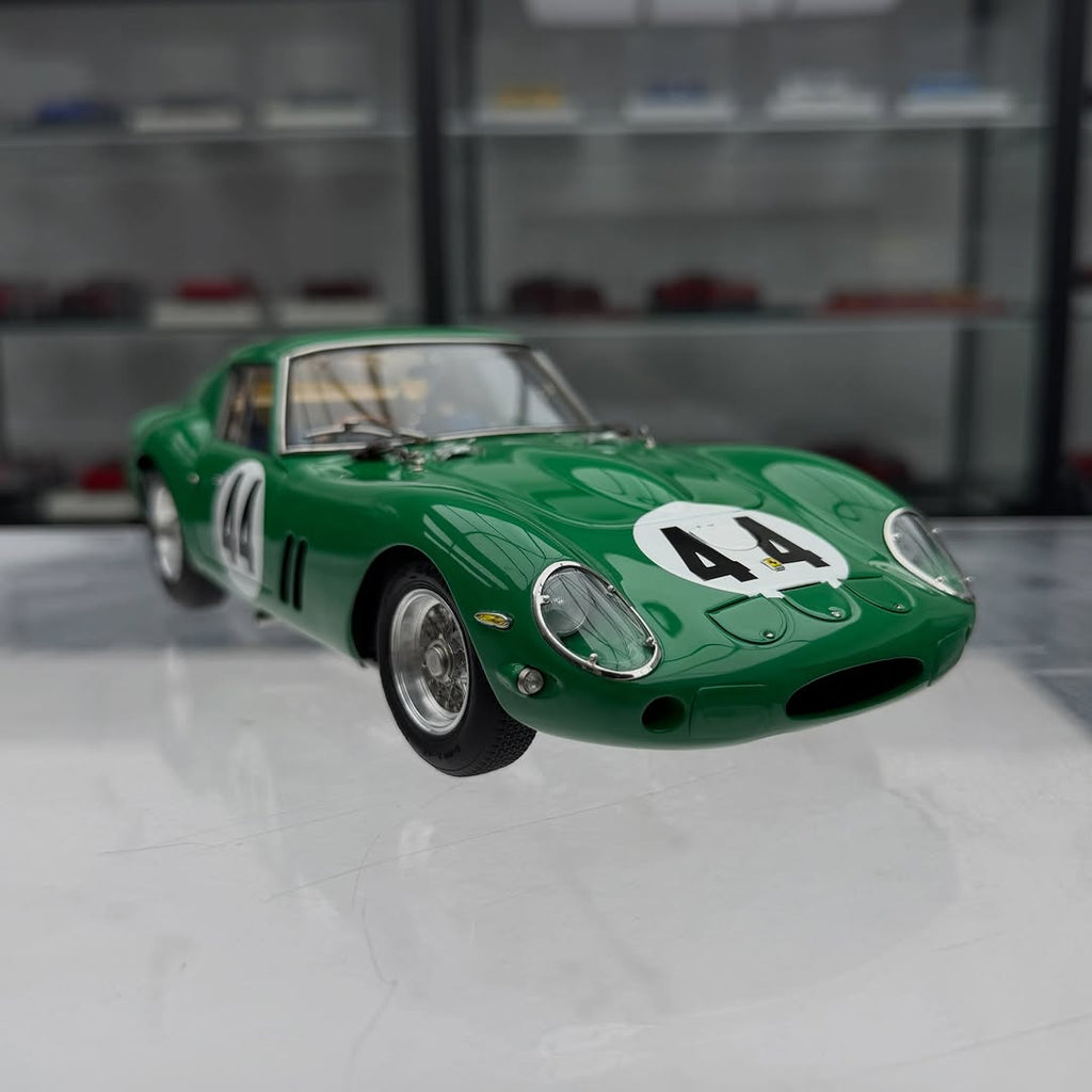 Ferrari 250 GTO 1:18 scale model