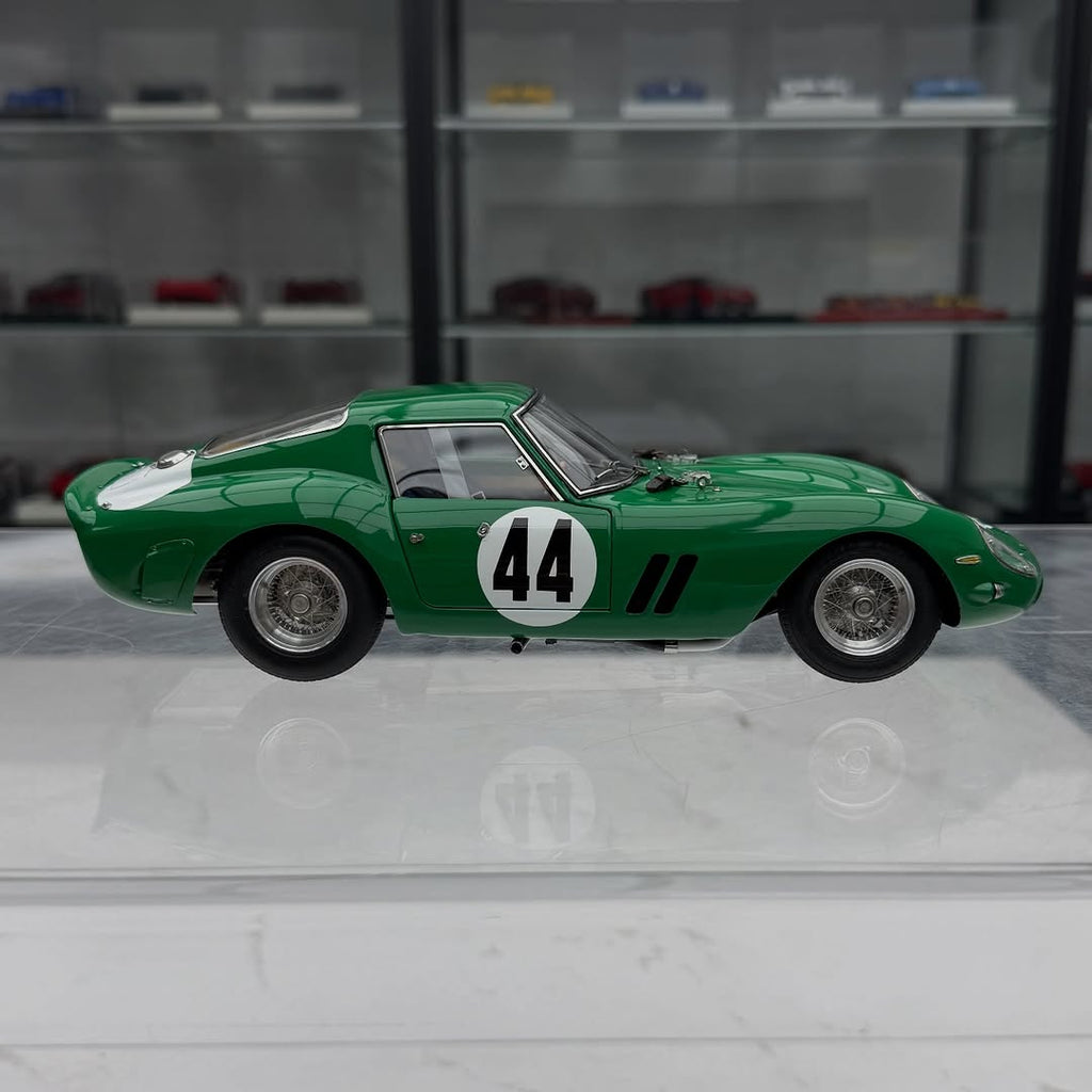 Ferrari 250 GTO 1:18 scale model