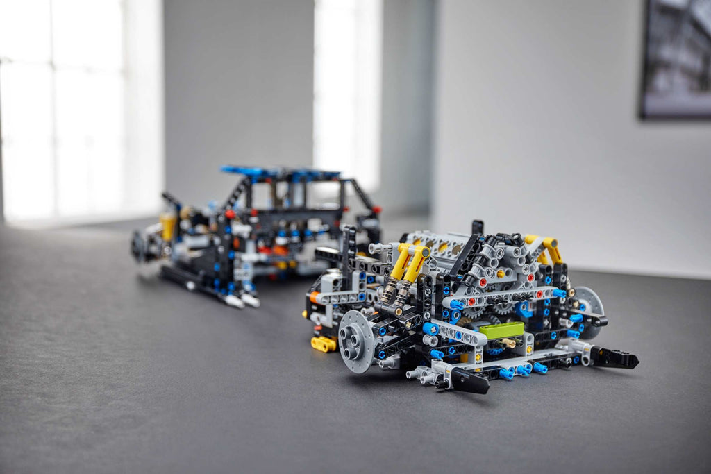 LEGO Bugatti Chiron TECHNIC 42083 (3599+pcs)
