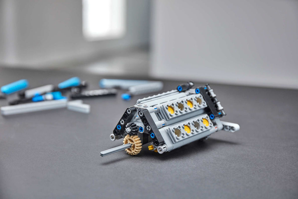 LEGO Bugatti Chiron TECHNIC 42083 (3599+pcs)