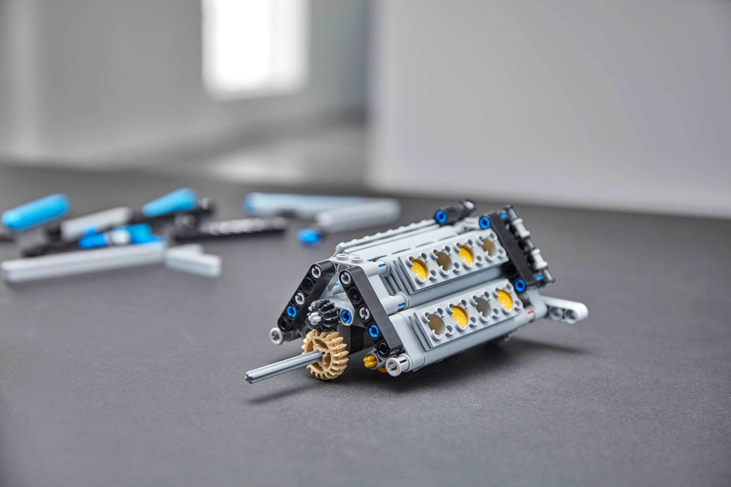 LEGO Bugatti Chiron TECHNIC 42083 (3599+pcs)