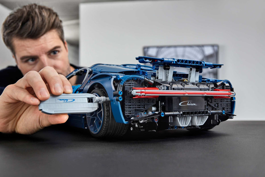 LEGO Bugatti Chiron TECHNIC 42083 (3599+pcs)