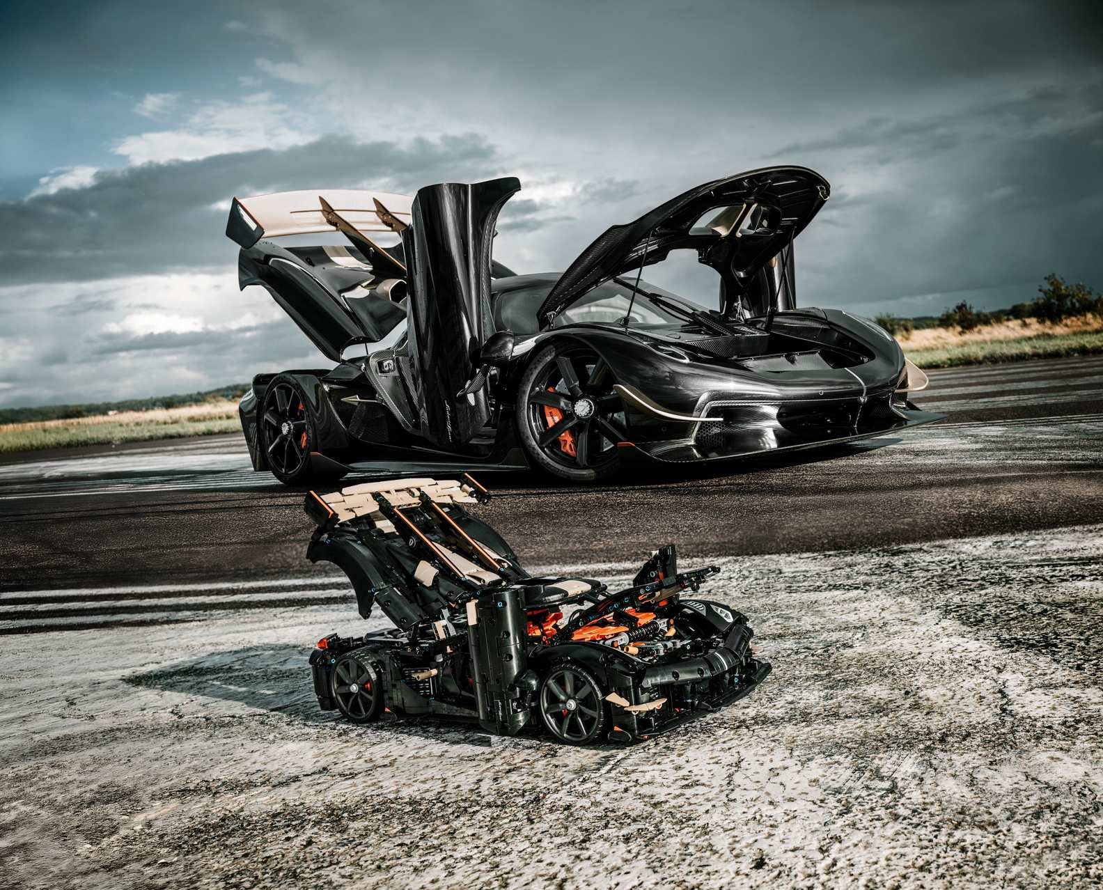 Koenigsegg Sadair’s Spear Megacar #42232 (4104+pcs)